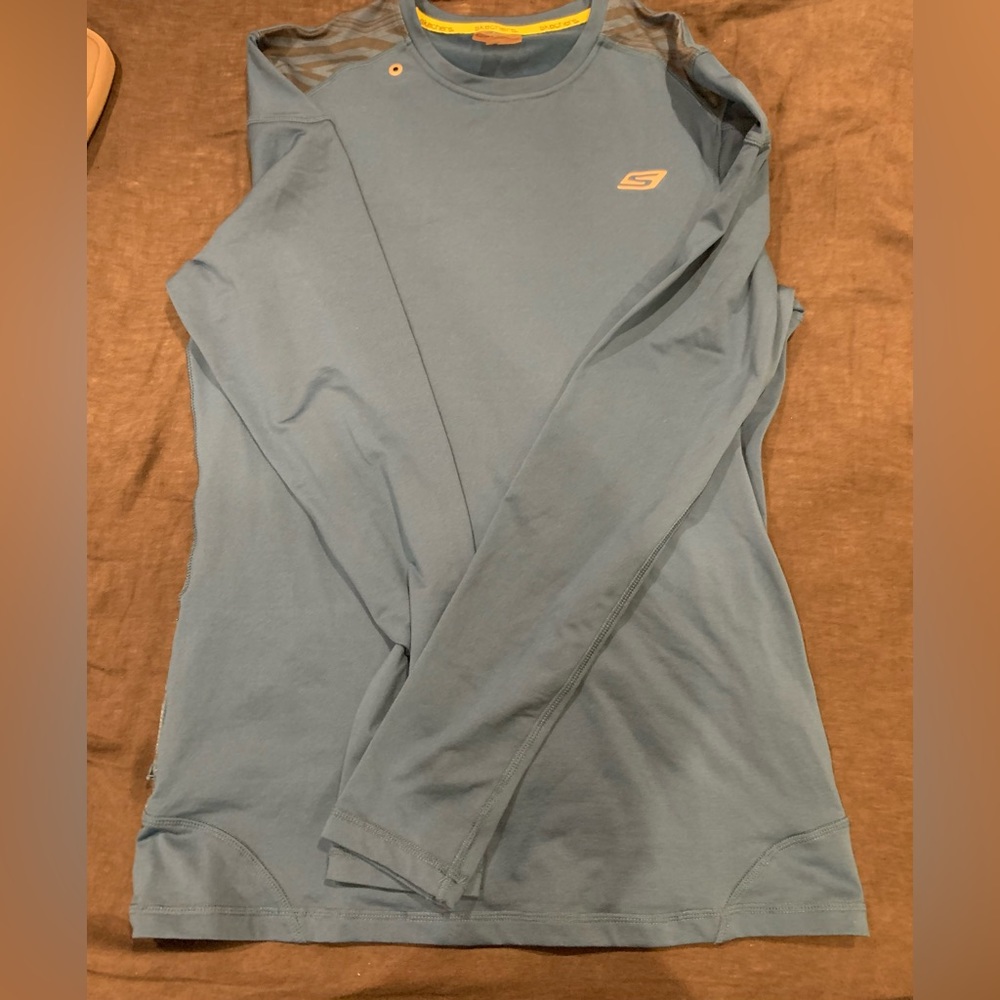 Sketchers “Go Run” long sleeve | Dark blue (looks darker in person) | size XL